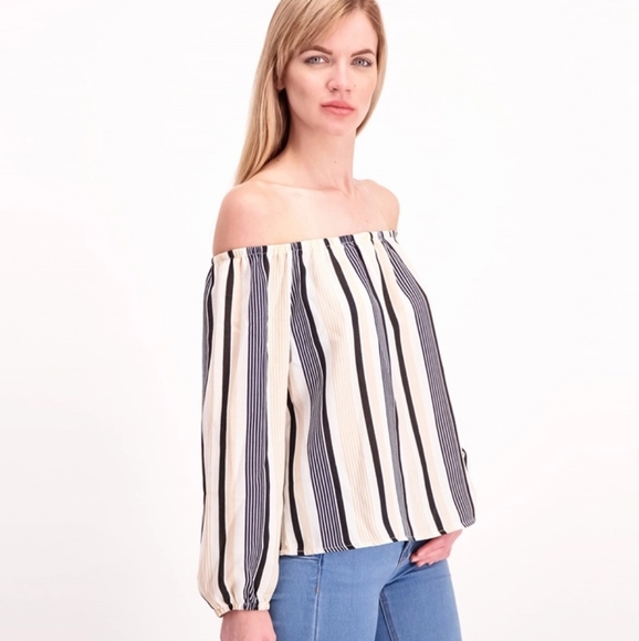 Lucca Couture
Women's Off The Shoulder Tops - Picture 2 of 10